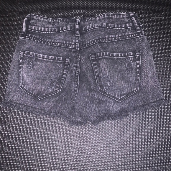 denim shorts - Picture 3 of 3